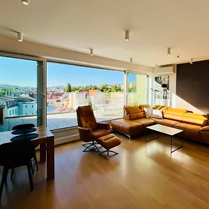Center With Parking And A Big Terrace Brno